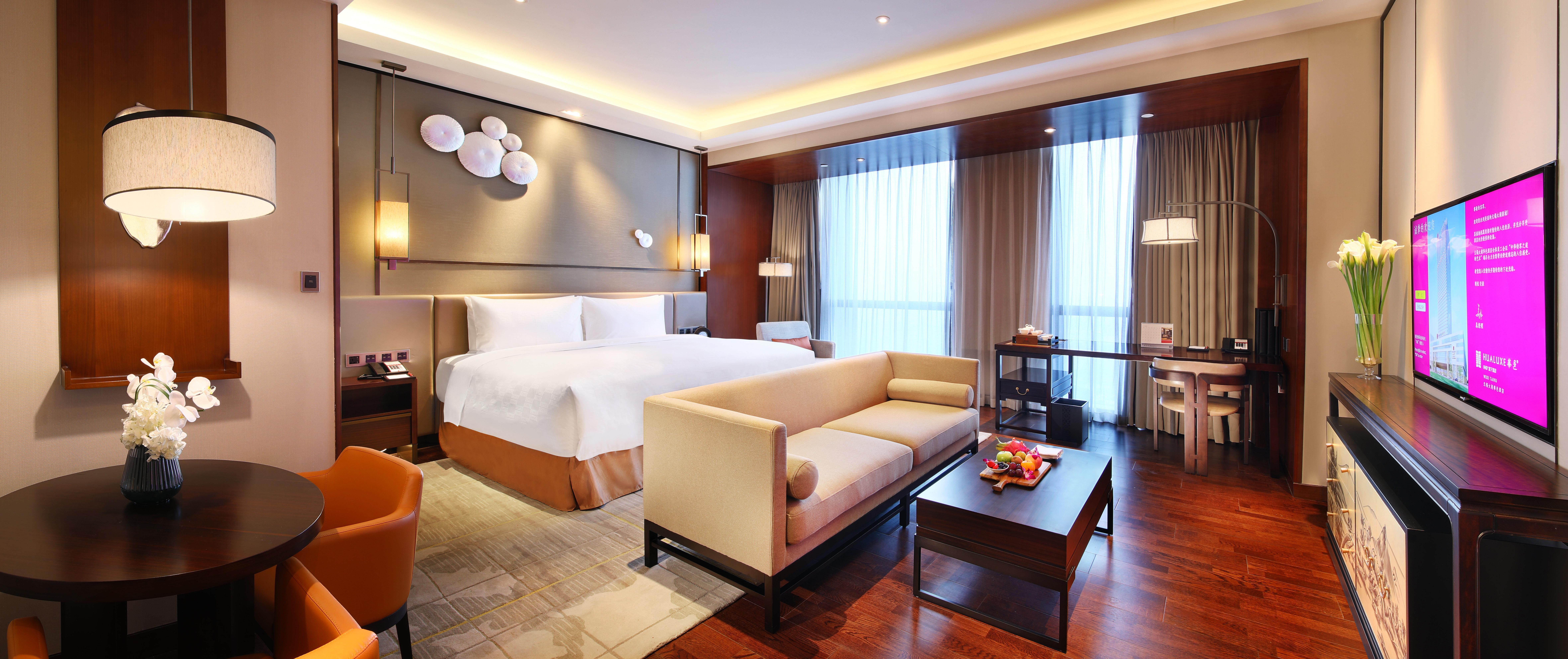 Отель Hualuxe Wuxi Taihu Экстерьер фото
